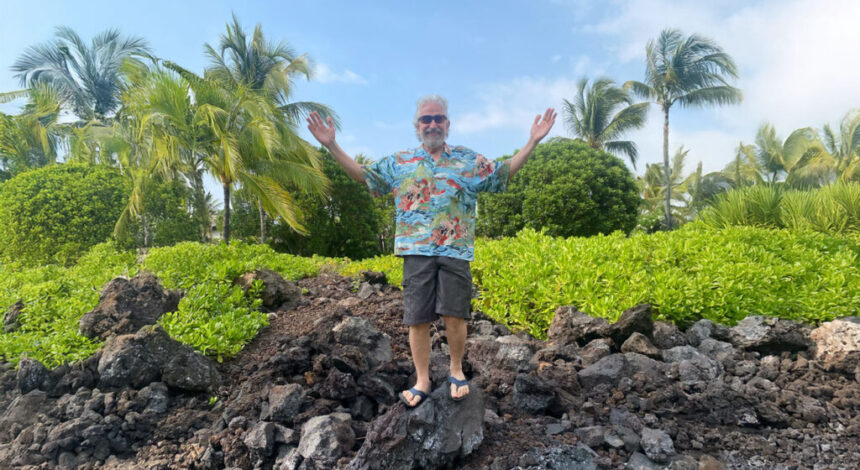 DaveOnHawaiianRocks2